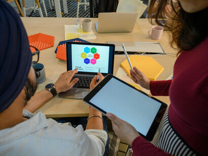 A segmentação de mercado permite que as instituições de ensino se conectem de forma eficaz com diferentes grupos demográficos