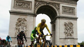 Etapa final del Tour de Francia 2015 entrando en los Campos Elíseos de París