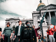 Grupo de manifestantes toman las afueras del capitolio el 6 de enero de 2021 en Washington D.C., EE.UU.