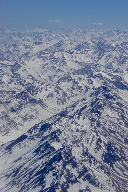 La obra de Patricio Manns ocupa un lugar fundamental en la Nueva Canción Chilena, junto a figuras como Violeta Parra y Víctor Jara, al unir arte, denuncia y memoria colectiva. Cordillera de los Andes, Chile