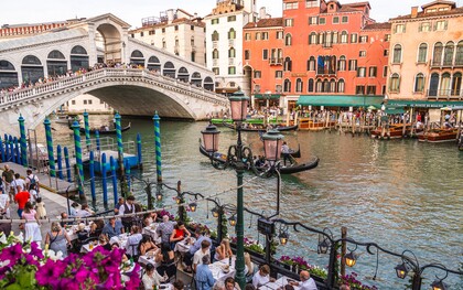 Ponte di Rialto visto dal ristorante Saraceno. Venezia, Italia