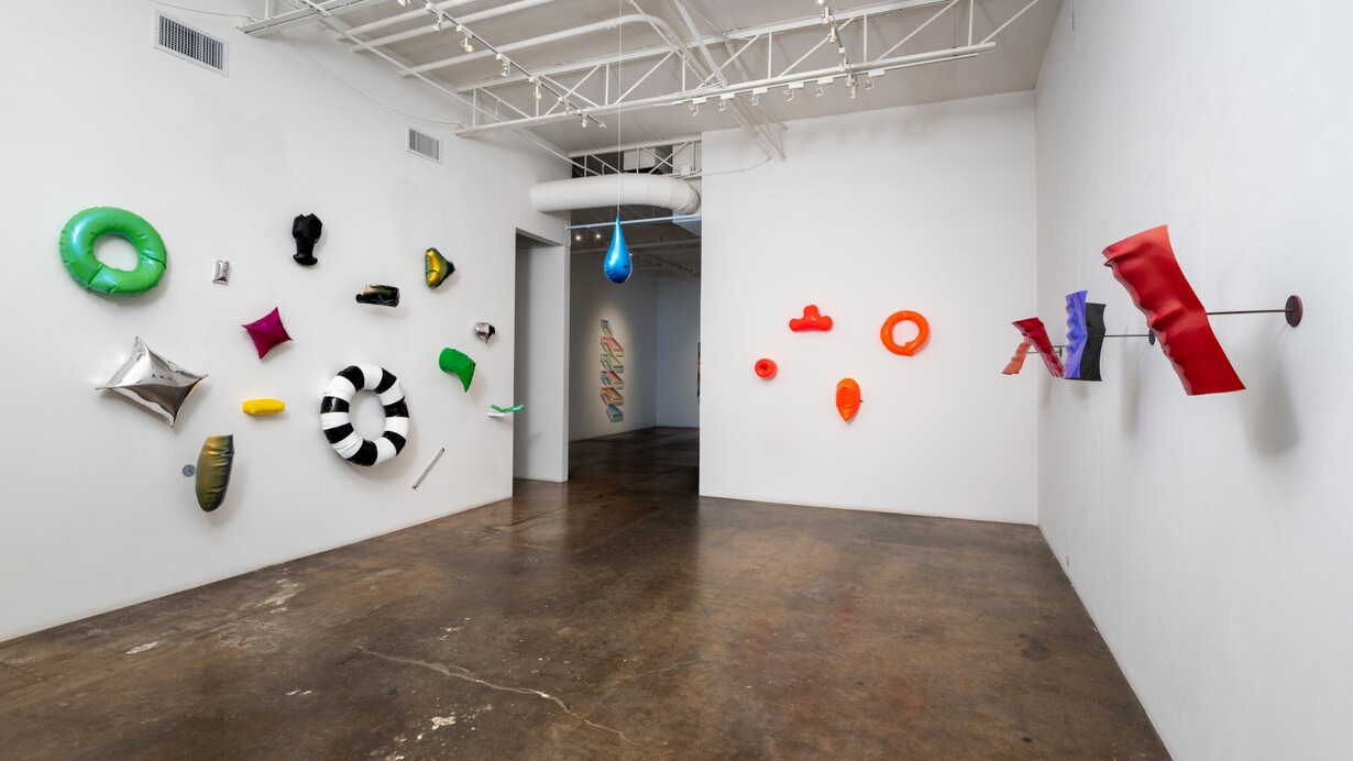 Cris Worley, Fragments, exhibition view. Courtesy of Cris Worley Fine Arts Gallery