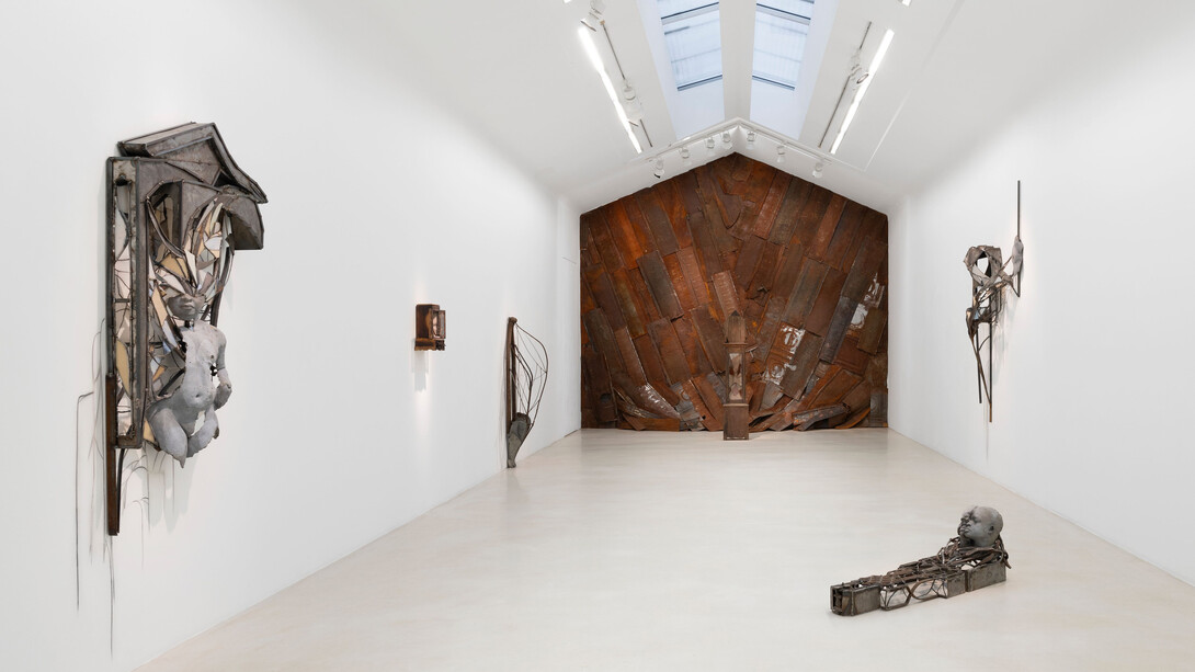 Chiffon Thomas, Ribbon sharp, exhibition view. Courtesy of Galerie Perrotin