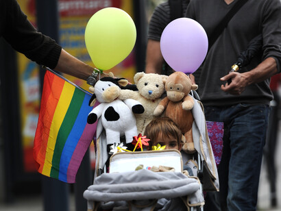 El hijo adoptivo de una pareja homosexual