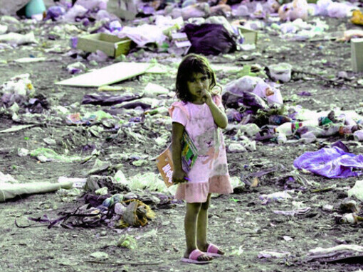 El desarrollo occidental simplemente no puede seguir fomentando sociedades que hagan que estas masas se sientan avergonzadas de su pobreza