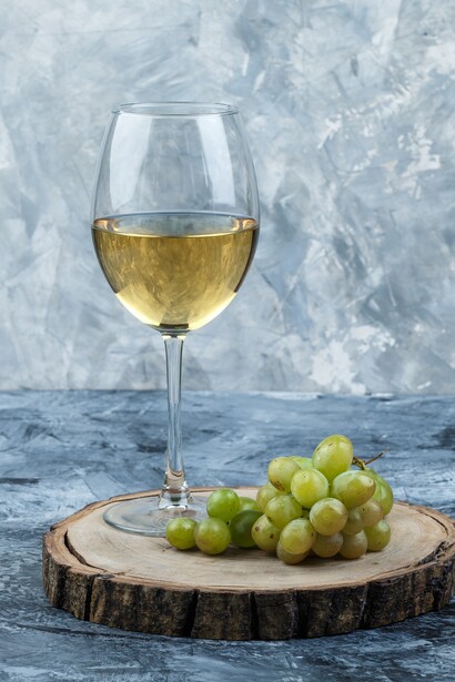 Malvasia. Aromatica per natura, nel Carso diventa intensa e complessa grazie alle lunghe macerazioni che le conferiscono struttura e salinità