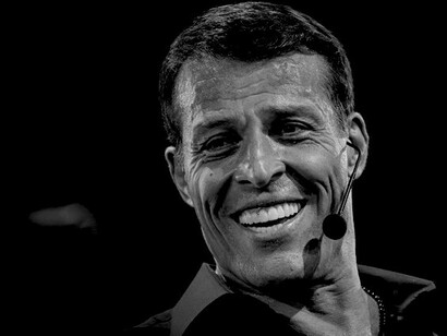 Em 2016 Tony lançou seu documentário 'I am not your guru'