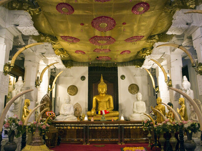 Temple of the Tooth, Kandy, Sri Lanka © Malcolm Browne