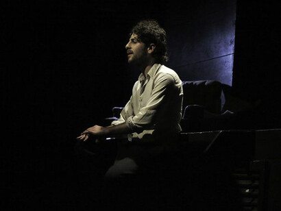 Enrico Ballardini in una scena del musical 