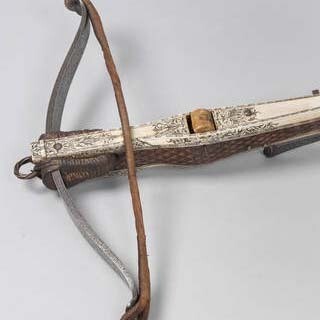 Hunting crossbow, unknown, about 1590, Germany. Museum no. M.2744-1931. © Victoria and Albert Museum, London