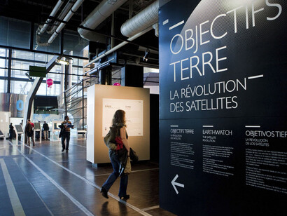 Earthwatch. Courtesy of Cité des Sciences et de l'Industrie