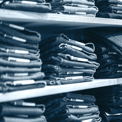 Repisas con jeans