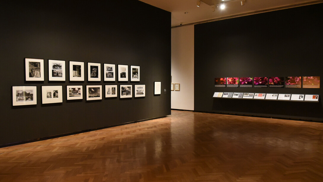 Leandro Katz, La noche y las palabras, vista de exhibición. Cortesía del Museo Nacional de Bellas Artes
