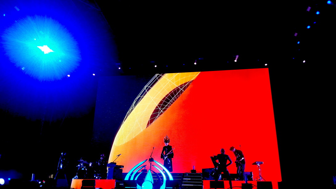 El dúo australiano Empire of the Sun durante su concierto en el escenario Madrid Te Abraza de Mad Cool Festival 2019. Foto: Alessandro Doro

