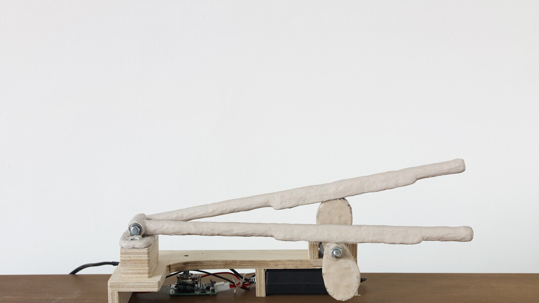 Mire Lee, Exercise for things with bones, 2016, Oil clay on a found object, motor structure with mixed media, 15 x 7 x 38 cm. Courtesy of Kukje Gallery