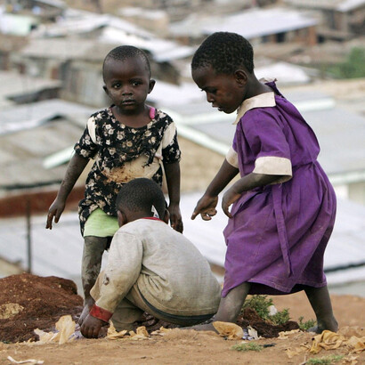 La COVID-19 es como una radiografía que revela las fracturas en el esqueleto frágil de las sociedades que hemos construido