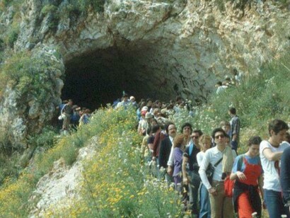 La marcia dello Zingaro del 1980 per protestare contro la costruzione di una strada litoranea che doveva andare da Scopello a San Vito Lo Capo