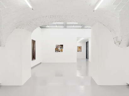 Silvia Camporesi, Uno strappo nel cielo di carta, veduta della mostra. Cortesia di z2o Sara Zanin Gallery
