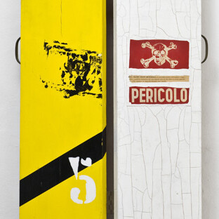 Gianfranco Baruchello, Lo spaventamarchiori, Tecnica mista su legno, 111 x 41,50 cm, particolare 