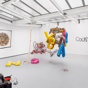 Splittin At The Seams. Courtesy of Valentin