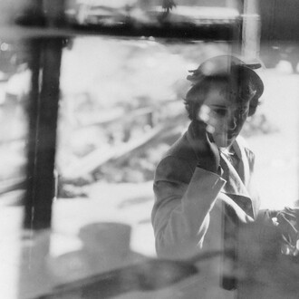 Saul Leiter, Exacta, 1948, Vintage gelatin silver print_20 x 31 cm