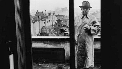 Eugenio Montale nel 1964. È stato uno dei più importanti poeti italiani del Novecento