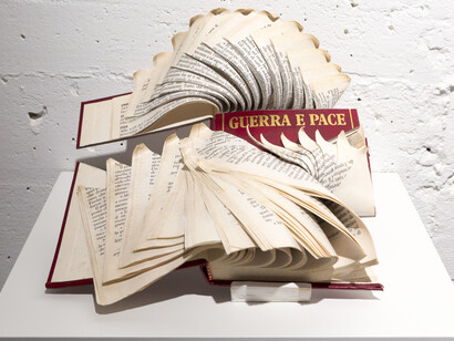 Jukhee Kwon, Guerra e pace. Courtesy of October Gallery