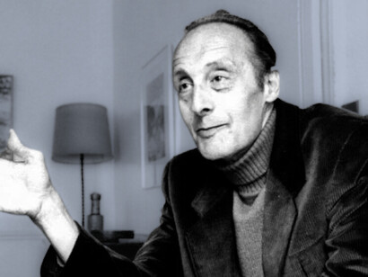 André Gorz (1923–2007) – Filósofo social y político, considerado uno de los primeros en definir el término décroissance (decrecimiento) en los años 70