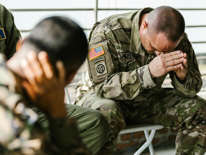 Soldados traumados tras experimentar hechos violentos