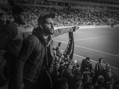 Los espectadores gritando durante un partido. Los jugadores suelen ser víctimas de sus dichos racistas