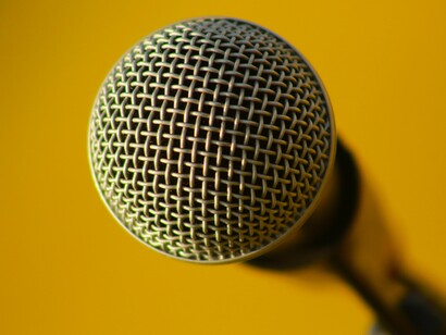 Dejemos los micros, pongámonos los auriculares