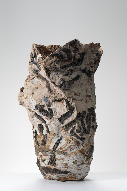 Ewen Henderson, Upright Form, c. 1990, laminated stoneware, 74 x 40 x 25 cm, courtesy of Erskine, Hall & Coe Ltd.; Photography by Michael Harvey
