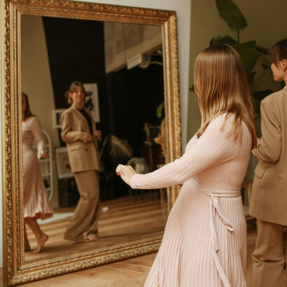 Encarar o espelho. Amar a pessoa que somos é uma bênção quem nem todos conseguem experienciar