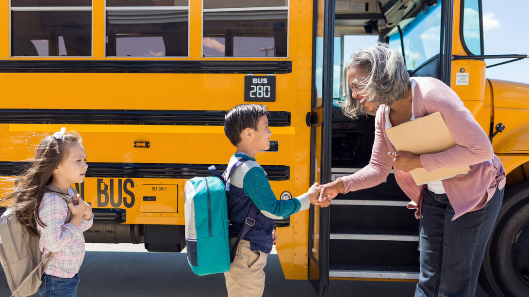 La palabra «urbanidad» es prácticamente un arcaísmo. Generaciones y más generaciones nunca la han oído