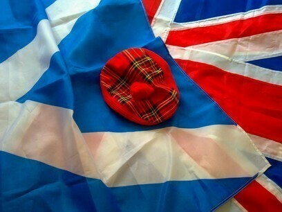 Scottish and British flags with Tam o' Shanter, ©The Laird of Oldham (Flickr.com)