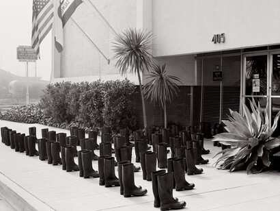 Eleanor Antin, 100 boots. Avec l'aimable autorisation du Mudam
