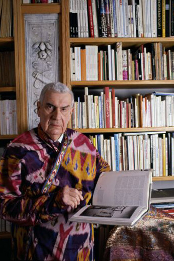 Federico Zeri nel suo studio