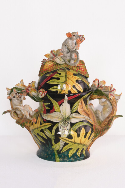 Ardmore, White monkey tureen, 2008. Courtesy of Contemporary Art Matters 