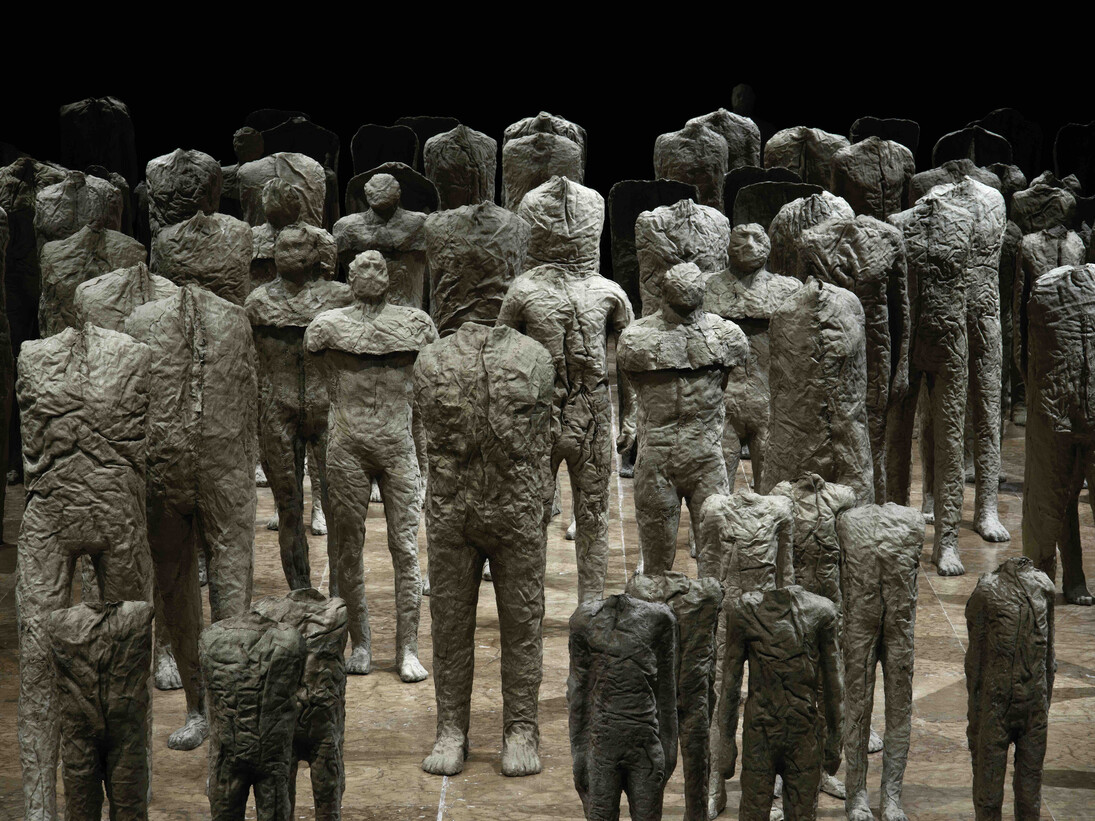 Magdalena Abakanowicz, Crowd and Individual