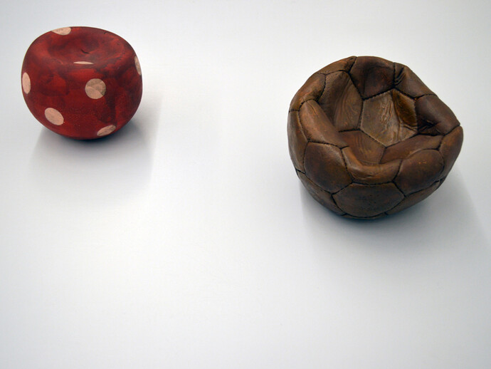 Barbara Steppe, Ceramic ball, 2014, watercolor, ceramic