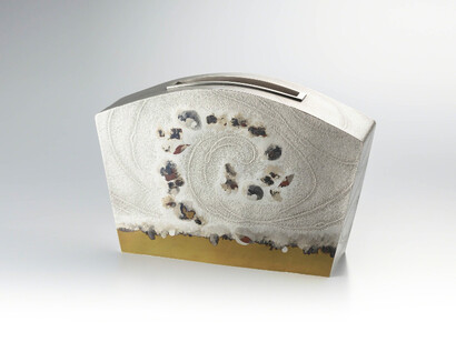 Metallic Sparks. Courtesy of Onishi Gallery