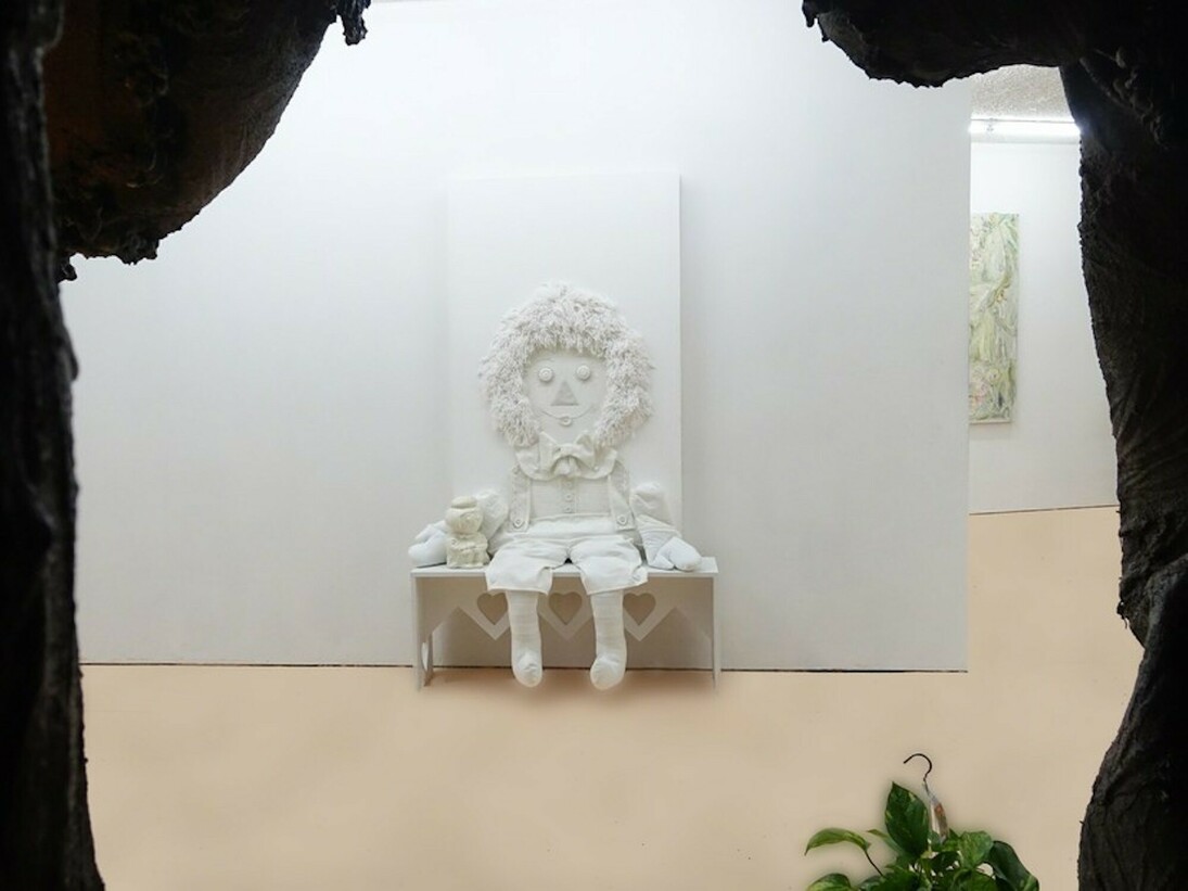 Revenge of the Crystal, exhibition view. Courtesy of Sade