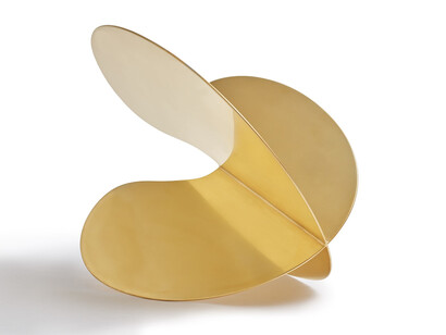 Jorinde Voigt, Dyade 13, gilded stainless steel, 77.5x120 x102.5 cm. Courtesy of the David Nolan Gallery