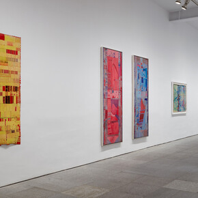 Huguette Caland, Una vida en pocas líneas, vista de exhibición. Cortesía del Museo Nacional Centro de Arte Reina Sofía