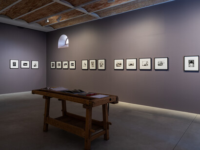Andy Warhol, Voyages avec Warhol, installation view © Stéphane Aboudaram. Courtesy of Hedges Projects