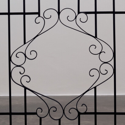 Hannah Fitz, Journey’s End (Electric Fence). Courtesy of Kerlin Gallery