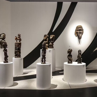 Africa, artistic expressions of a continent, exhibition view. Courtesy of Museu Oscar Niemeyer