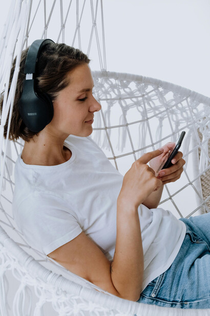 Além da tristeza, músicas melancólicas despertam prazer estético, empatia e reflexão profunda sobre emoções e experiências