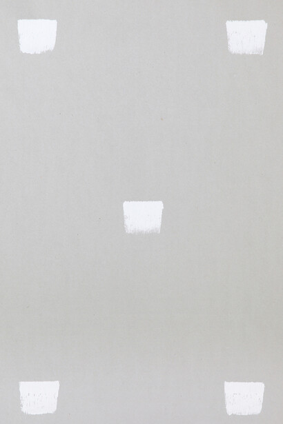 24_Da vicino_A arte Invernizzi_2016, Niele Toroni, Impronte di pennello n.50 a intervalli di 30 cm, 1999 acrilico su cartoncino, 62x44 cm
Courtesy A arte Invernizzi, Milano Foto Bruno Bani, Milano