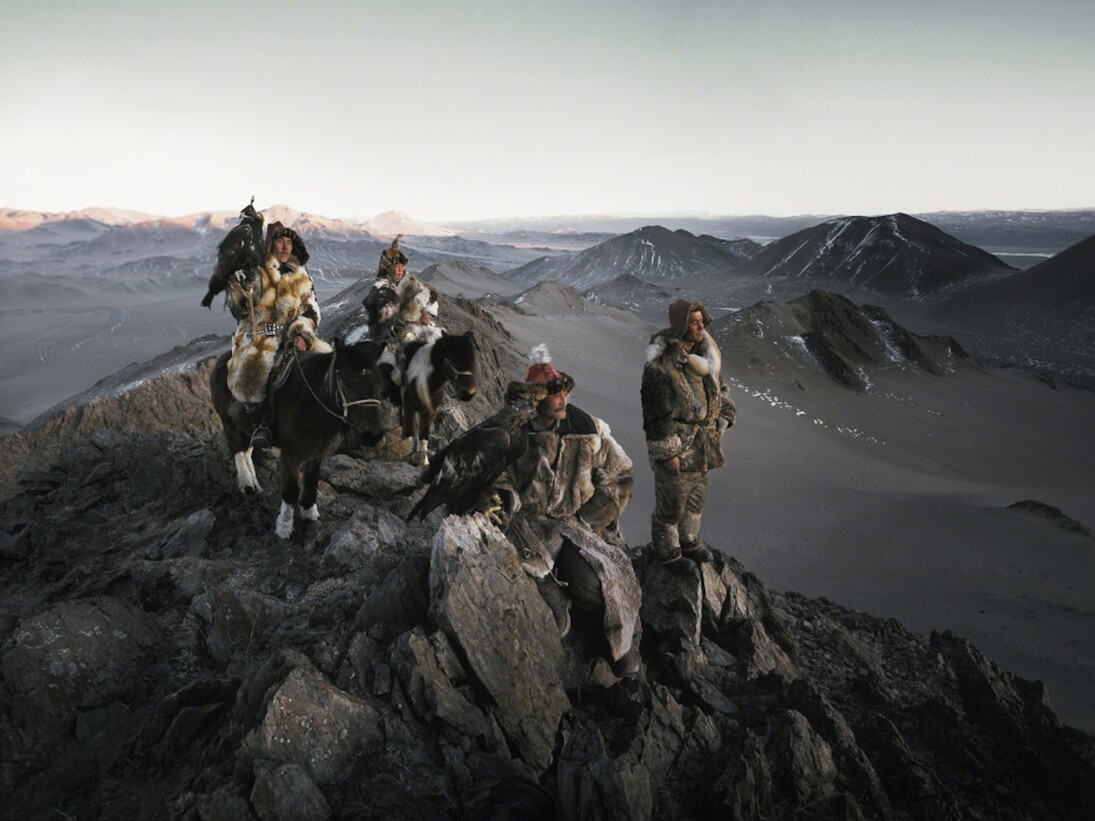 Jimmy Nelson, VI 32 Xardembek, Xasn, Sani, Kemi. Songinst, Mongolia, 2011. Courtesy of Atlas Gallery